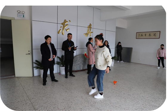 濱?？h五汛鎮(zhèn)中心小學舉行慶祝第111個國際三八婦女節(jié)活動