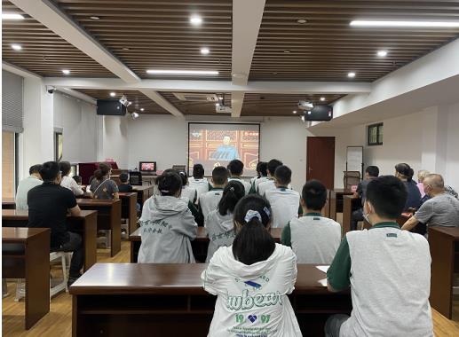 汲取奮進(jìn)力量！南師附中江寧分校師生集中在殷巷社區(qū)收聽收看慶祝中國共產(chǎn)黨成立100周年大會(huì)