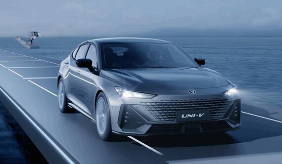 長安高端轎跑UNI-V亮相！網(wǎng)友：國產(chǎn)版奧迪A7