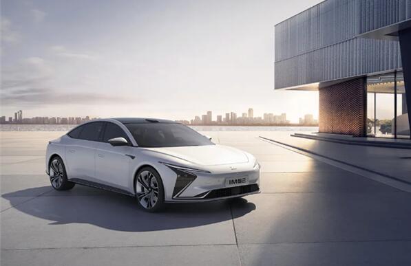 上汽阿里巴巴等聯(lián)手打造！智己L7 Beta體驗(yàn)版將下線